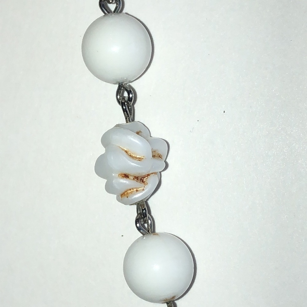 Sarah Coventry Elegant Vintage White Beaded Boho Necklace - Picture 5 of 5